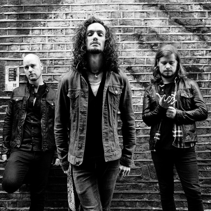 Barley Arts: al Legend Club di Milano il rock incendiario dei Raveneye - Video 'Come With Me' dei RavenEye, singolo dall'abum 